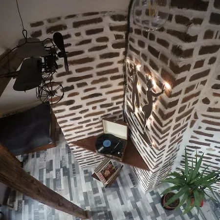 Gramophone Downtown Apartmán *